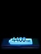 Se ve un Galaxy Z Fold7 plegado desde la pantalla externa con un icono de batería en la parte superior. La capacidad de la batería es de 4400 miliamperios hora.