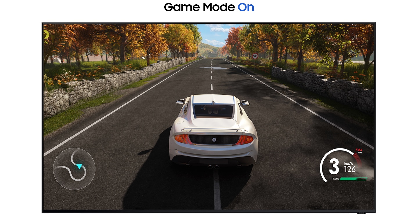 Un televisor gaming muestra la escena del juego de carreras de coches en el modo juego, lo que hace que la escena del juego sea más realista y vívida.