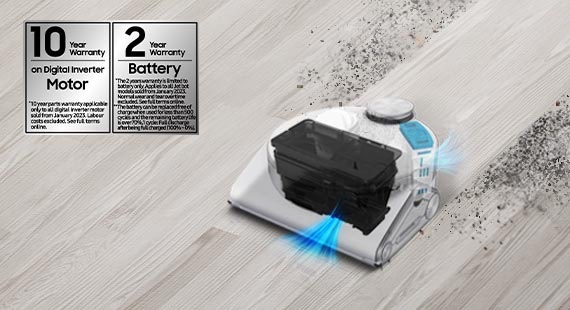 Jet Bot™ AI+ se desplaza sobre una pila de polvo trazando una línea limpia por el centro, lo que demuestra la potencia con la que aspira la suciedad. El Motor Digital Inverter tiene 10 años de garantía y la batería 2 años.