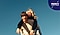Portrait d’un couple avec un homme et une femme qui rit, appuyée sur son dos. Master it. Creator classes.