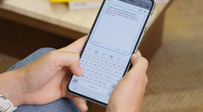Rédigez, reformulez et traduisez des messages avec l’Assistant Messages