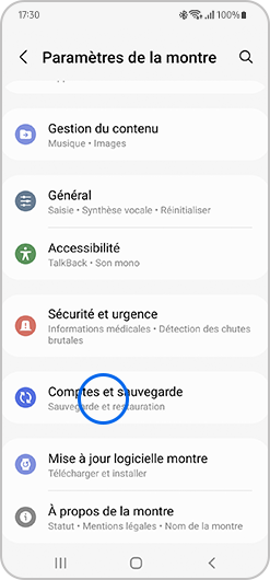 Sélection du menu Comptes et sauvegarde dans l'application Galaxy Wearable d'un smartphone Samsung