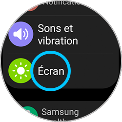 Sélection du menu Écran d'une Galaxy Watch