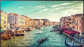 Samsung UHD 4K Signage QMR Series