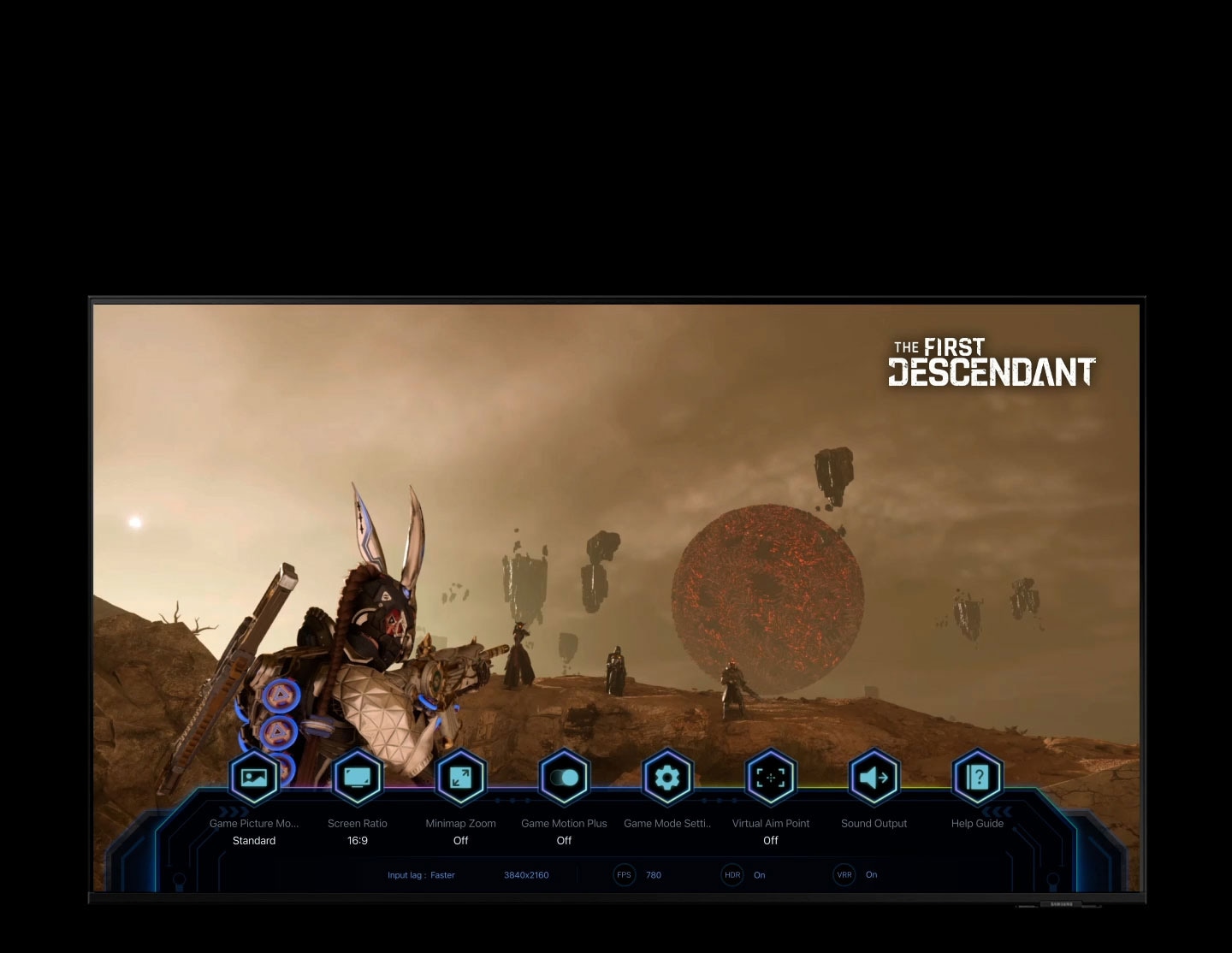 Ένα παιχνίδι first player shooter (βολών πρώτου προσώπου) εμφανίζεται στην οθόνη, ενώ σε αυτήν εμφανίζεται επίσης το Game bar στο κάτω μέρος.  Ο παίκτης επιλέγει τη λειτουργία εικόνας παιχνιδιού, την αναλογία οθόνης, το Minimap Zoom και έπειτα το Game Motion Plus. Το Game Motion Plus ενεργοποιείται. Το λογότυπο του παιχνιδιού First Descendant εμφανίζεται στο επάνω μέρος.