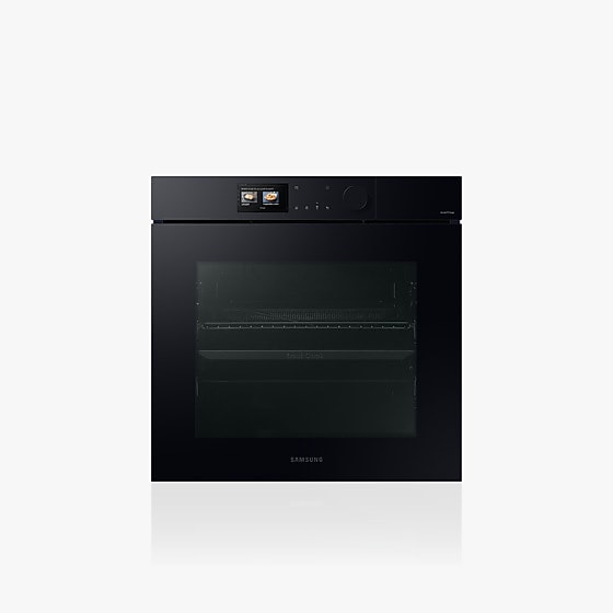 Bespoke AI Oven prikazana je sprijeda.