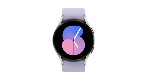 Galaxy Watch5 szemből látható.