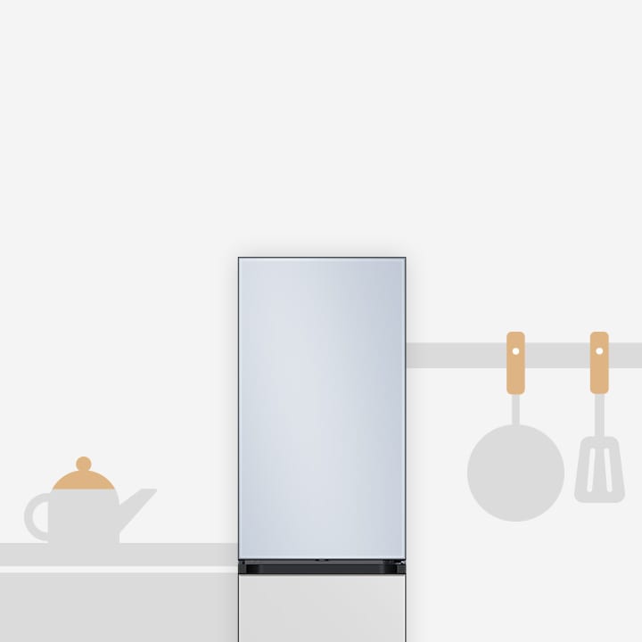 'Samsung Family Hub okoshűtő különböző fejlegyzésekkel és naptárral a kijelzőjén. A háttérben teafőző és konyhai eszközök láthatóak.