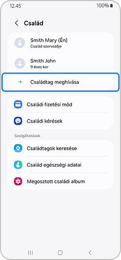 Család képernyő, ahol a családtag meghívása kiemelve.