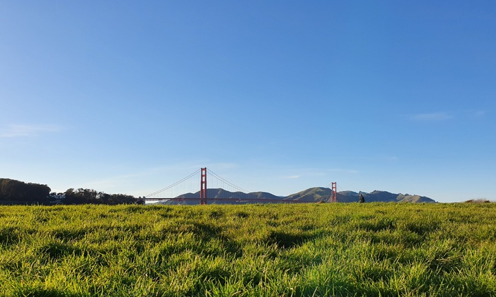 Dian Sastrowardoyo, Angga Sasongko and Fathia Izzati tried the new Samsung Galaxy S10 in San Francisco, where Unpacked was held. On 21 February, four of them were the luckiest to be the firsts trying the new next generation Samsung Galaxy S10.