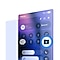 Ein Smartphone-Display mit geöffnetem Quick Panel und hervorgehobener Option „Sicherer Ordner“. Eine transparente Ebene mit einem Fingerabdrucksymbol schwebt darüber.