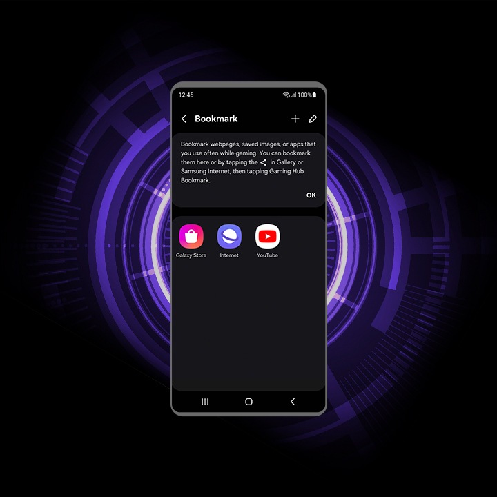 סמארטפון מדגיש את עמוד "סימניות" בתוך ה-Gaming Hub, שכולל שלוש אפליקציות: Galaxy Store, Internet ו-YouTube.