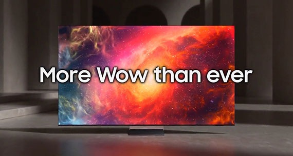 یک تلویزیون سامسونگ که با طراحی رنگارنگ کهکشانی نمایش داده شده است، بیش از هر زمان دیگر انسان را شگفتزده میکند. یک تلویزیون سامسونگ که با طراحی رنگارنگ کهکشانی نمایش داده شده است، بیش از هر زمان دیگر انسان را شگفتزده میکند.