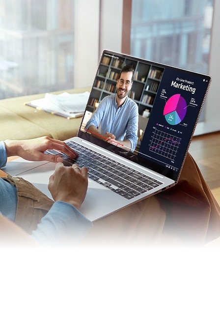 Ricarica rapida, produttività per tutto il giorno con Galaxy Book4 Pro