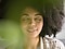 Donna che pratica la meditazione mindfulness