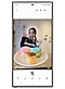 カフェで撮影したトゥンカロンとGalaxy Harajuku(ギャラクシー原宿)の女性クルーが写った写真を編集し、トゥンカロンのみを拡大している画面が表示されているGalaxy S24 Ultra(ギャラクシーS24ウルトラ)。