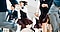 高校生たちが学校の構内を楽しそうに全力で走っている。