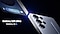 2台のGalaxy S25 Ultra(ギャラクシーエス25ウルトラ)がわずかに傾き、上下に配置されている。一方のデバイスは背面が見えていて、その上にS Pen(Sペン)が載っている。Galaxy AI(ギャラクシーエーアイ)。