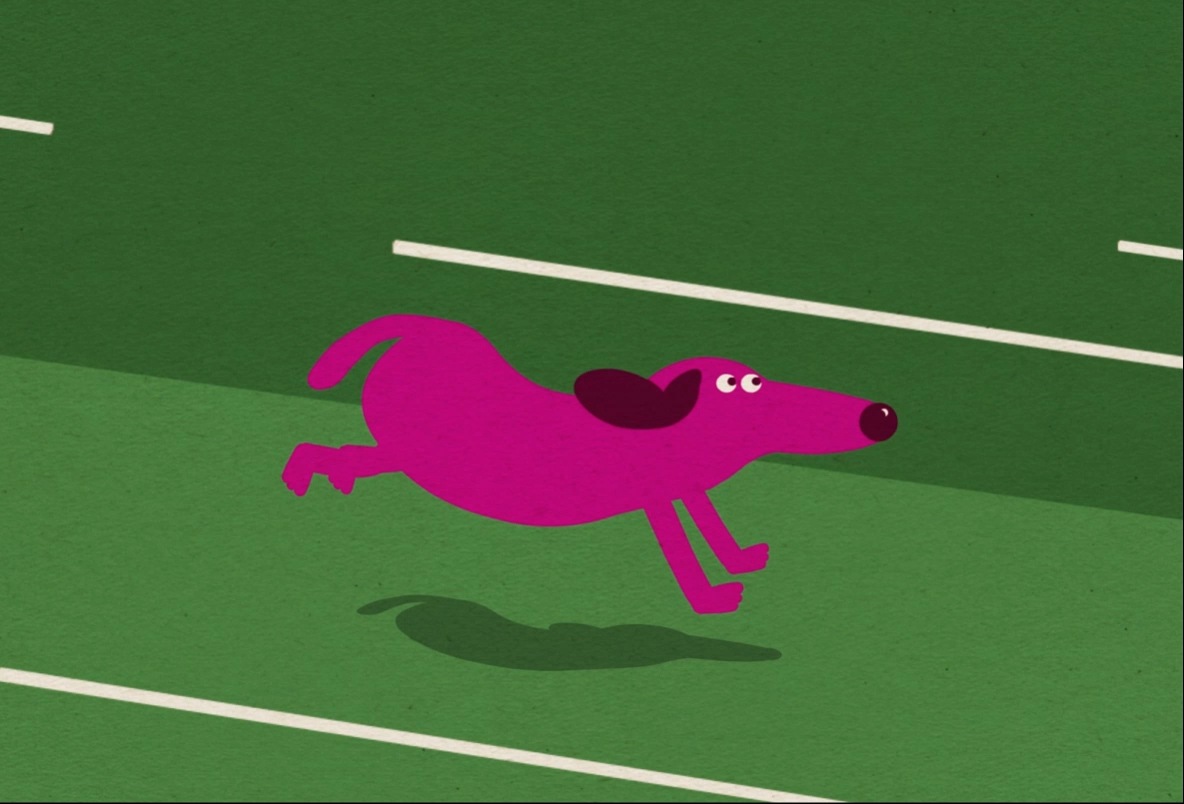 Показано анимированное изображение собаки. Розовая собачка стремительно бежит по зеленой дороге, глядя то влево, то вправо.