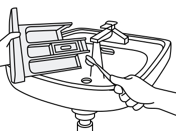 Очистите отсеки контейнера под проточной водой с помощью мягкой щетки.