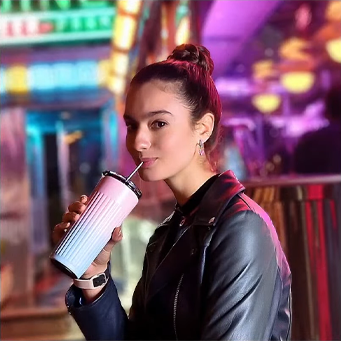 тонкая соломинка лучше распознается с помощью AI DEPTH MAP серии S22