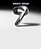Un único auricular Galaxy Buds3 Pro en Silver. Se puede ver el texto “Galaxy AI is here” con un icono de Galaxy AI.
