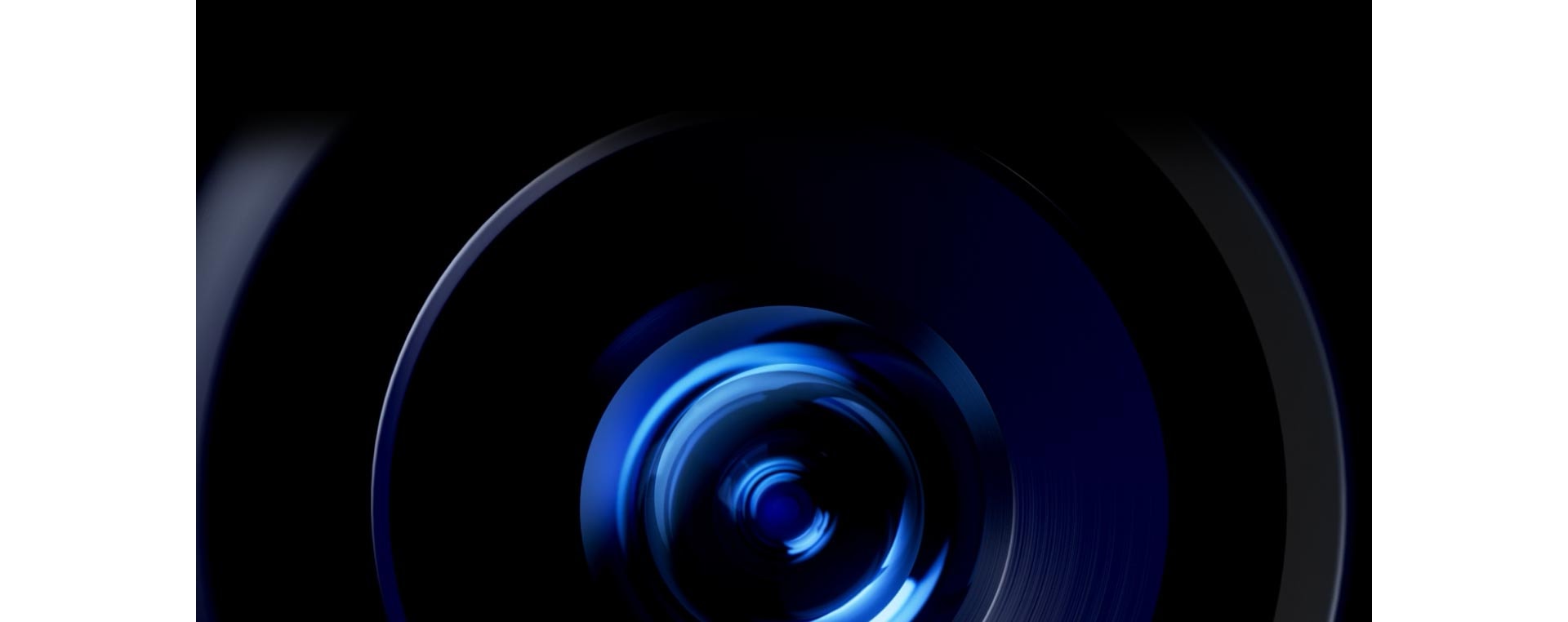 Primer plano del interior de la lente de cámara del Galaxy S25 Ultra a medida que gira y luego se ve desde un ángulo lateral. Los reflejos y la luz virtual giran por encima de la lente. Aparecen varias especificaciones para indicar las capacidades de la cámara, incluyendo el gran angular de 200 MP con zoom de calidad óptica 2x, teleobjetivo de 50 MP con zoom óptico 5x y zoom de calidad óptica 10x, ultra gran angular de 50 MP, teleobjetivo de 10 MP con zoom óptico 3x y cámara para selfies de 12 MP.