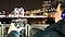 المخرج كريس تارتارو يستخدم هاتف +Galaxy S10 لتصوير Jimmy Fallon وهو يغني مع فرقة The Roots أغنية "In the Still of the Night" تحت جسر بروكلين.