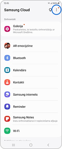 Viedtālruņa ekrāns ar pieejamām programmas Samsung Cloud iespējām.