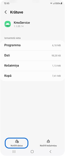 Viedtālruņa ekrāns ar atlasītu pogu “Notīrīt datus”