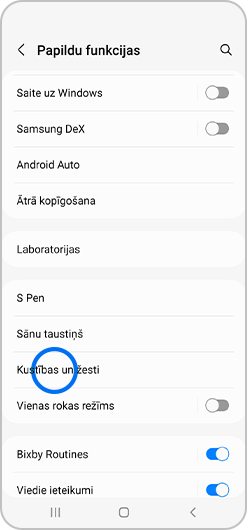 Papildu funkciju izvēlnē pieskarieties opcijai "Kustības un žesti"
