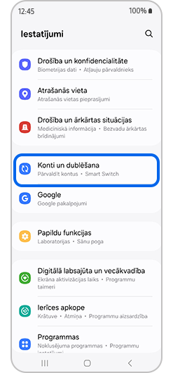 Izvēlnē Iestatījumi atlasīta opcija Konti un dublēšana