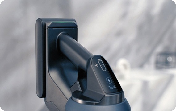 Внутренняя иллюстрация аккумуляторного блока BESPOKE Jet™ в разобранном виде, и его 6 батарей образуют круг с синим кольцом. Качественный аккумуляторный пылесос с емкостью аккумулятора 3000 мАч 35А способен долго работать без подзарядки, сменный аккумуляторы позволяют убрать большую площадь за один раз.