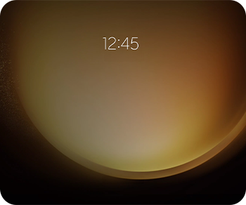 Un moniteur diffusant l'écran d'un téléphone connecté