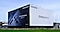 Op een groot buitenreclamebord staat de Galaxy S25-serie met de tekst ‘Galaxy AI’.