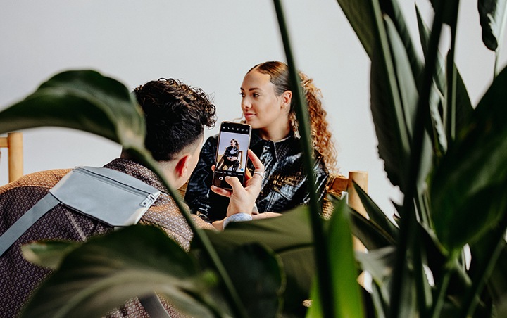 Timor shoot Zoey Ivory met de Galaxy S21