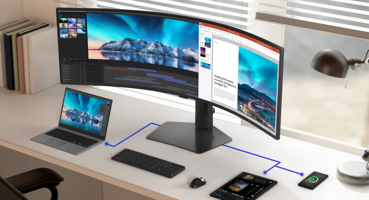 We zien een gebogen Samsung ViewFinity-monitor met een laptop, tablet en telefoon op een bureau. Op het scherm zien we een gesplitst scherm met een fotobewerkingsprogramma links en een presentatie rechts. Meerdere connectiviteitsopties, zoals USB-C, Thunderbolt, HDMI en DisplayPort worden weergegeven om te verbinden met apparaten in de buurt.