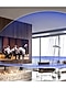 Un televisor QLED reproduce contenido musical en una gran sala de estar de concepto abierto. Dos gráficos de ondas sonoras ilustran cómo el sonido de IA de Samsung QLED TV ofrece una mejor calidad de sonido en cualquier habitación mediante el análisis de las dimensiones de la habitación a través de las ondas enviadas por el televisor.