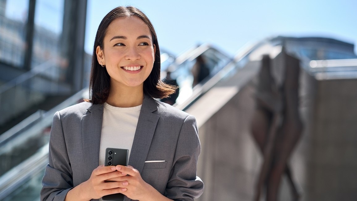 Seamless Convergence of Work and Play