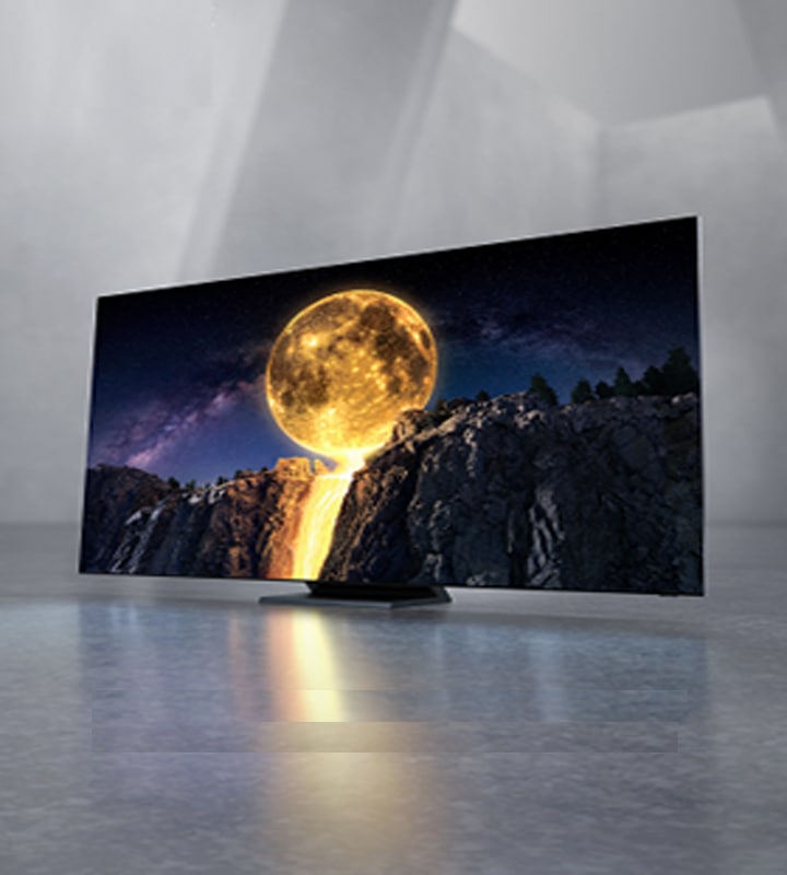 Samsung 2020 QLED TV which has complete Quantum Dot technology is being shown with the intensely shining moon on the screen. And It is showing Unrivaled QLED 8K with Quantum.