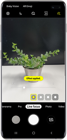 Live focus blur effects in Galaxy S10 camera