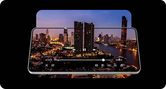 Smartfon Galaxy S25 Edge z wysokiej jakości ekranem wyświetlającym wyraźne i szczegółowe obrazy wideo.