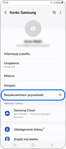 Opcja Bezpieczeństwo i prywatność wybrana w profilu konta Samsung Account