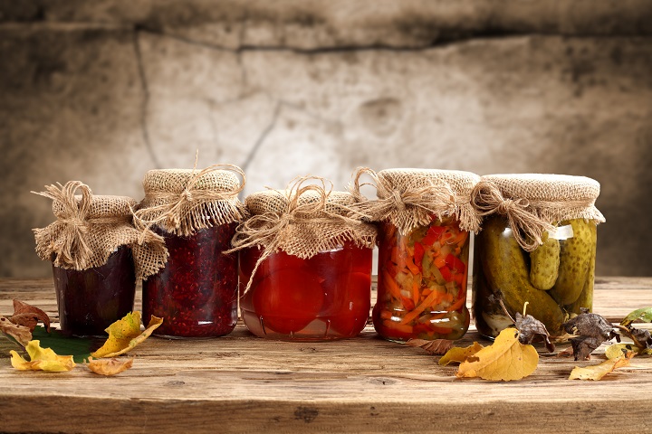 Słoiki z przetworami, zawekowane w piekarniku Dual Cook.