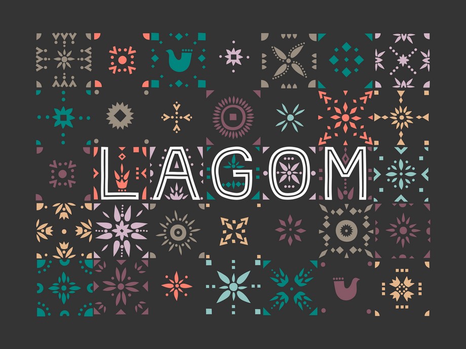 Zdjęcie prezentujące różnego rodzaju wzorki, a w głównej jego części widać napis „lagom”.