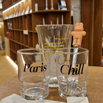 Przezroczysty kubek – oryginał