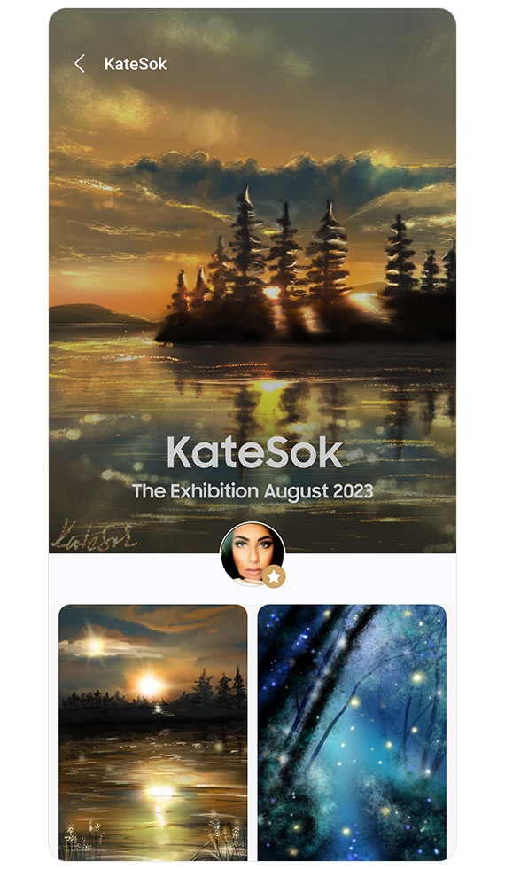En la pantalla del teléfono inteligente, se muestran tres ilustraciones creadas por KateSok. Acompañando el material gráfico se encuentra el texto KateSok The Exhibition agosto de 2023.
