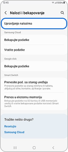 Upravljanje nalozima označeno je u okviru opcije Nalozi i rezervna kopija