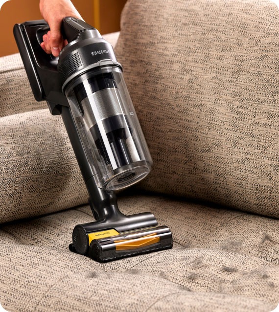 Беспроводной пылесос Jet подходит для владельцев животных, а специальная насадка Pet Tool отлично удаляет шерсть с дивана.