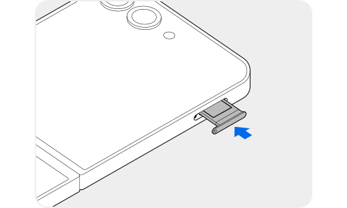 Выдвинутый из корпуса смартфона лоток для SIM-карты со стрелкой направления движения